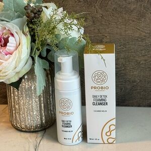 Cucumber Melon Foaming Cleanser - White